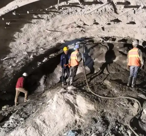 奈曼拱顶带模注浆料的施工流程及注意事项